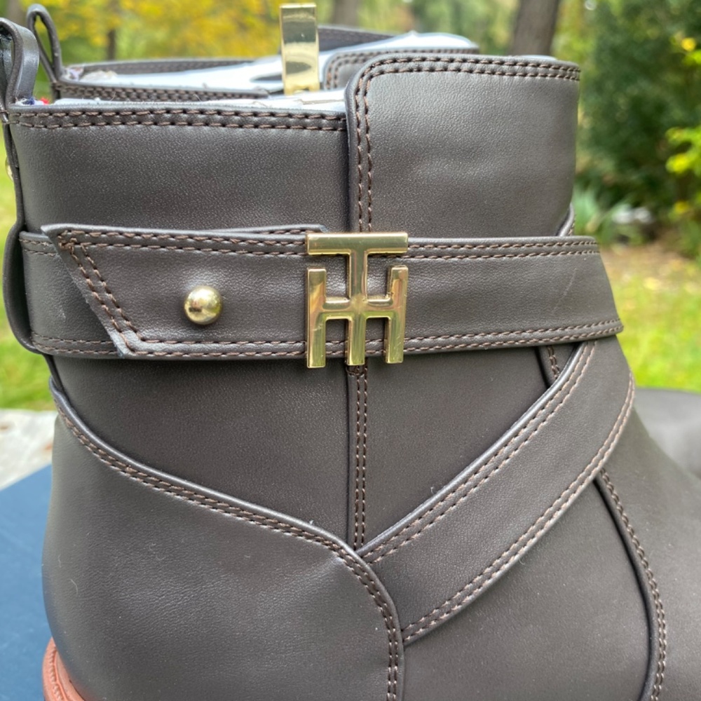 Federik Faux Leather Booties Womens sz 8 TOMMY HILFIGER New in Box - Picture 5 of 11